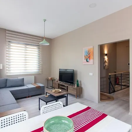 Appartement Beautifully Designed 3br Duplex In Prime Goektuerk *