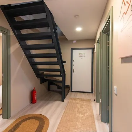 דירה Beautifully Designed 3br Duplex In Prime Goektuerk *